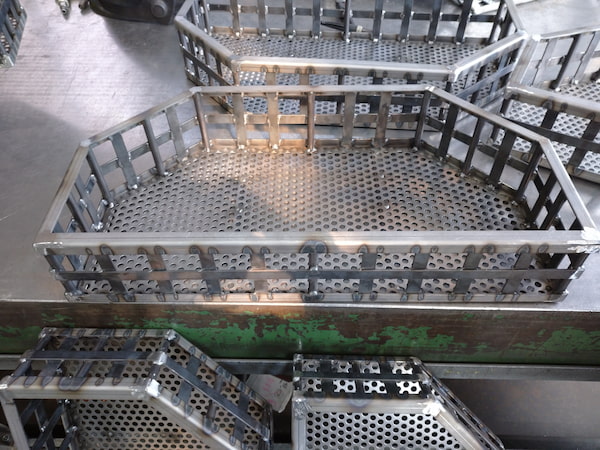 熱処理工程で使う、強度重視の熱処理カゴ
